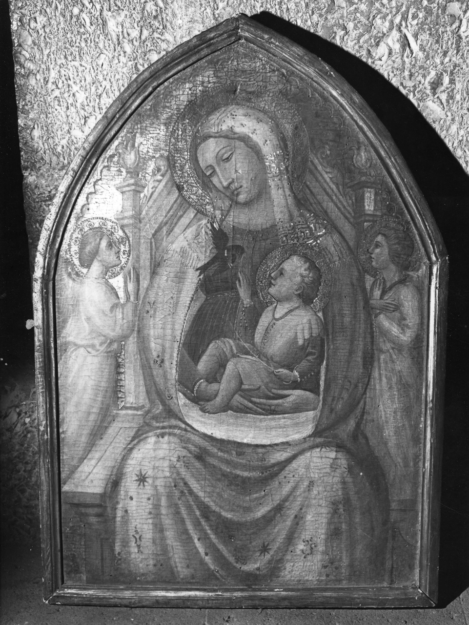 Madonna con Bambino in trono e angeli (dipinto, frammento) - ambito fiorentino (inizio sec. XX)