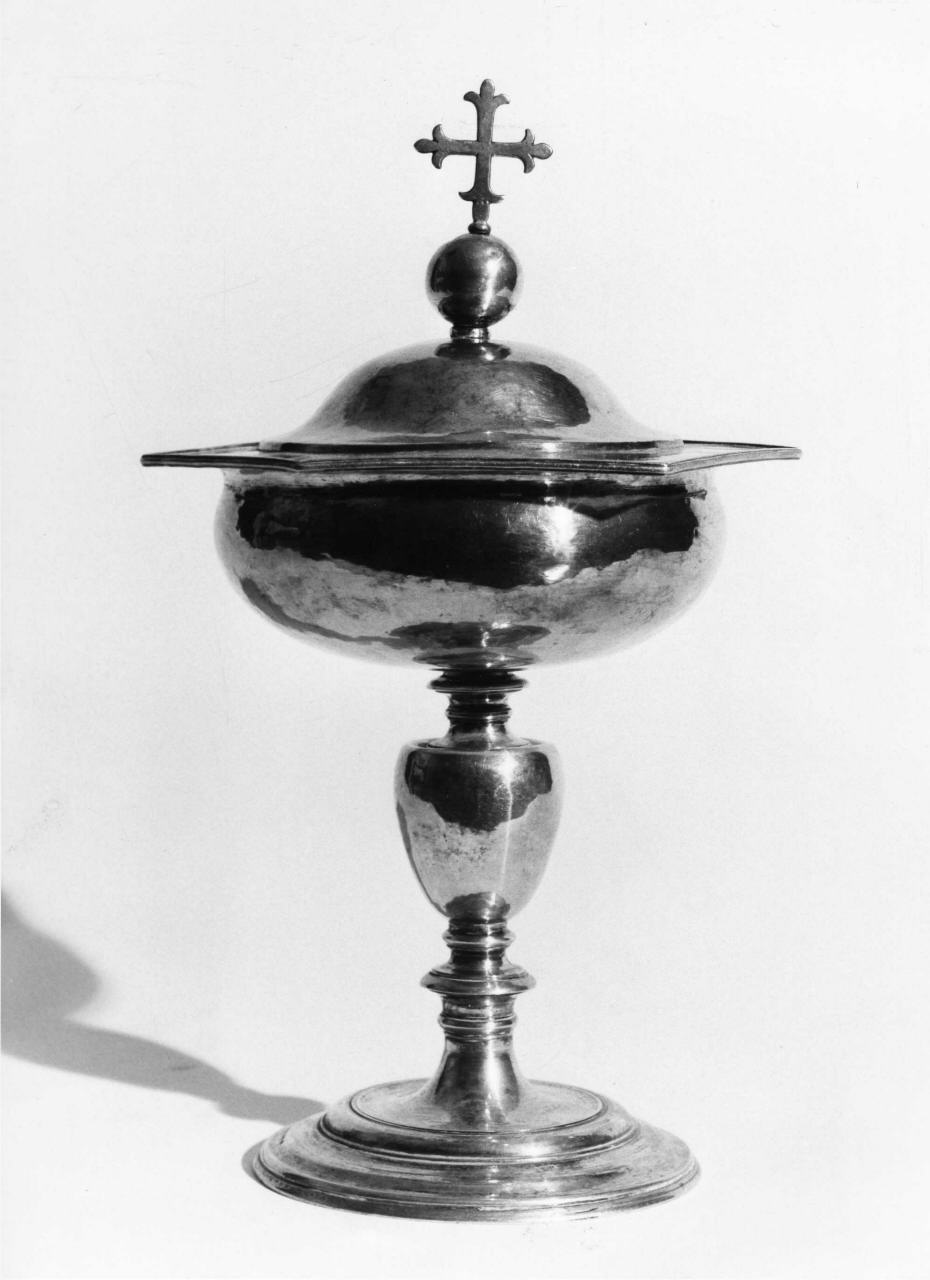 pisside - bottega toscana (fine/inizio secc. XVI/ XVII)