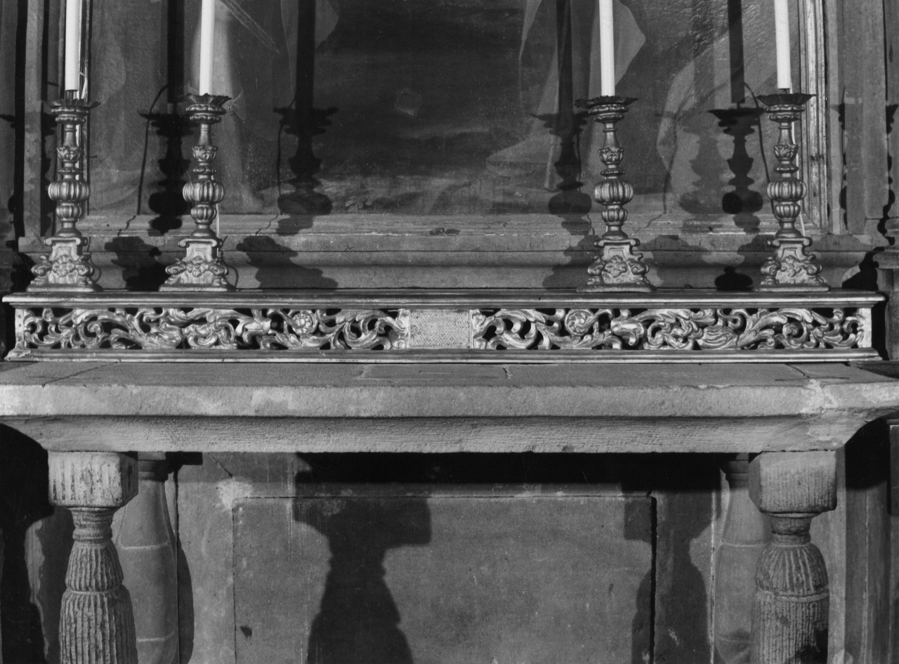 gradino d'altare - bottega toscana (prima metà sec. XVIII)
