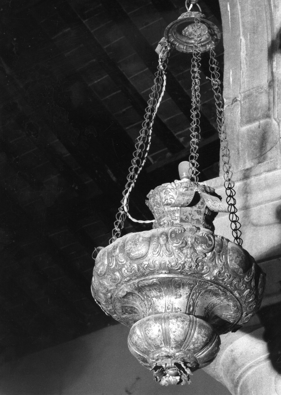 lampada pensile ad anfora - bottega toscana (fine/inizio secc. XVII/ XVIII)