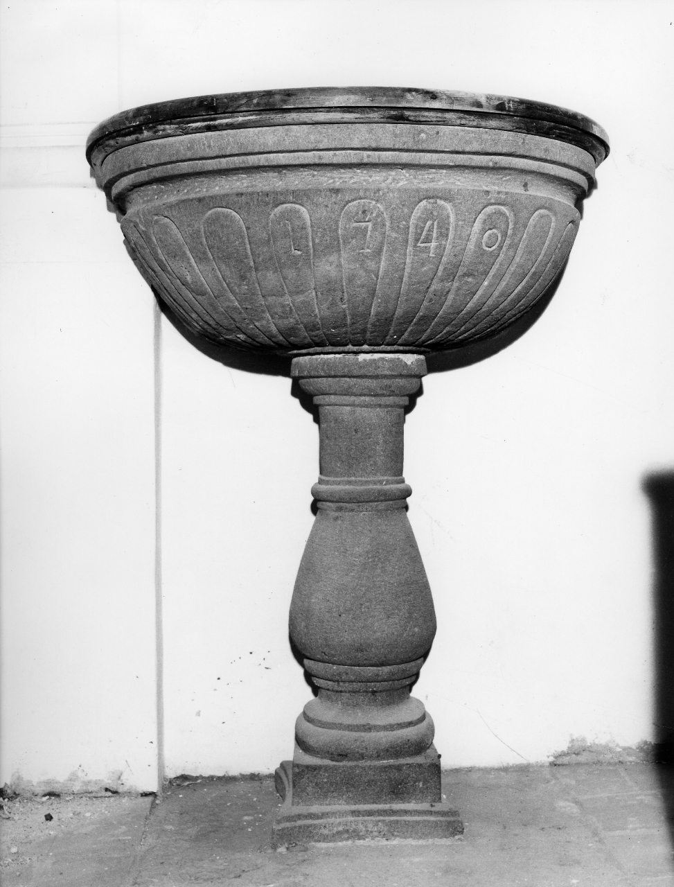 fonte battesimale - bottega toscana (sec. XVIII)