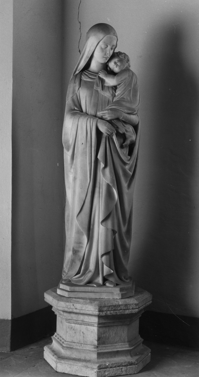 Mater Amabilis, Madonna con Bambino (scultura) di Gavazzi Pietro (sec. XIX)
