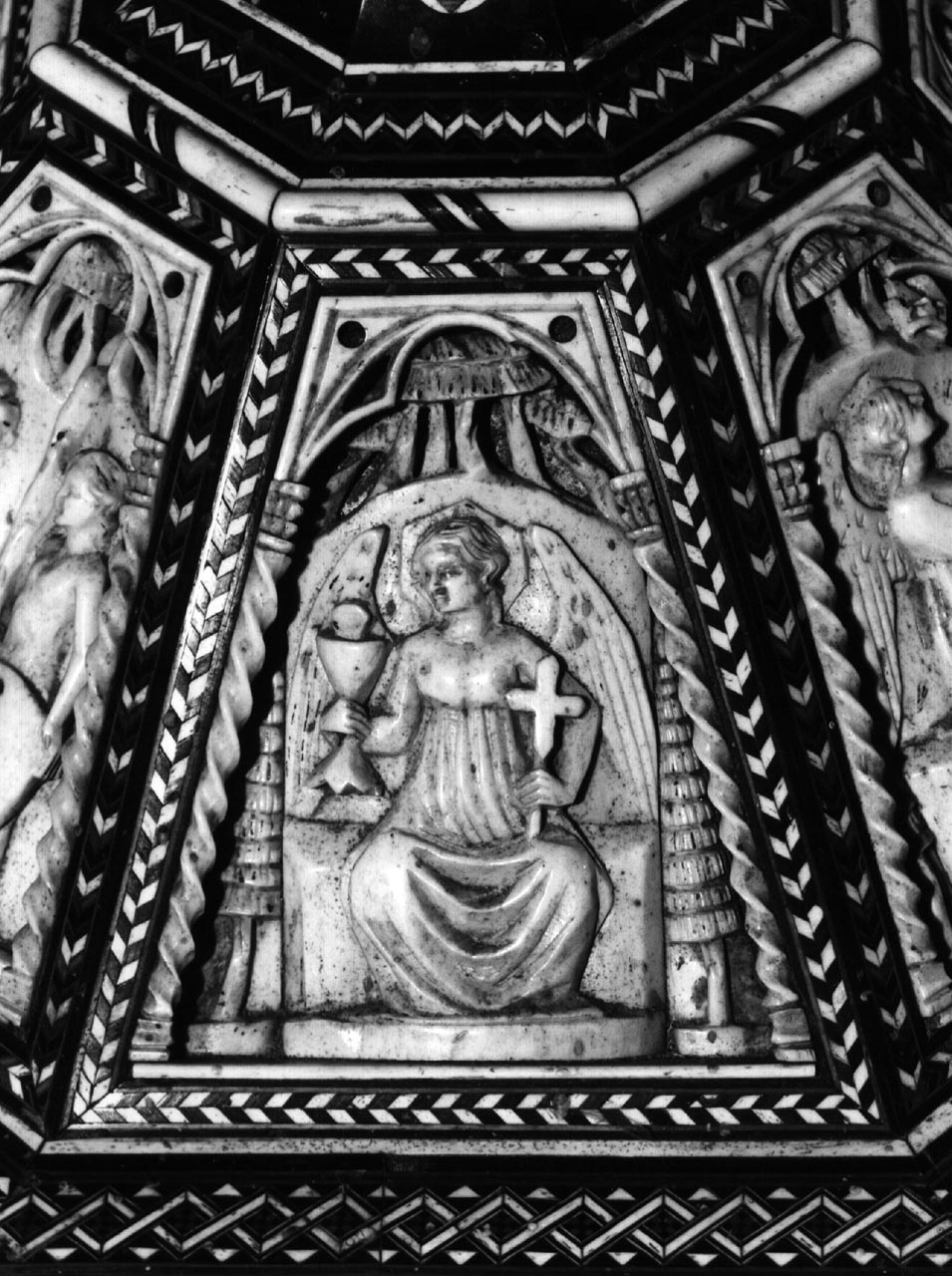 Fede (placchetta di cofanetto) di Degli Embriachi Baldassarre (bottega) (secc. XIV/ XV)