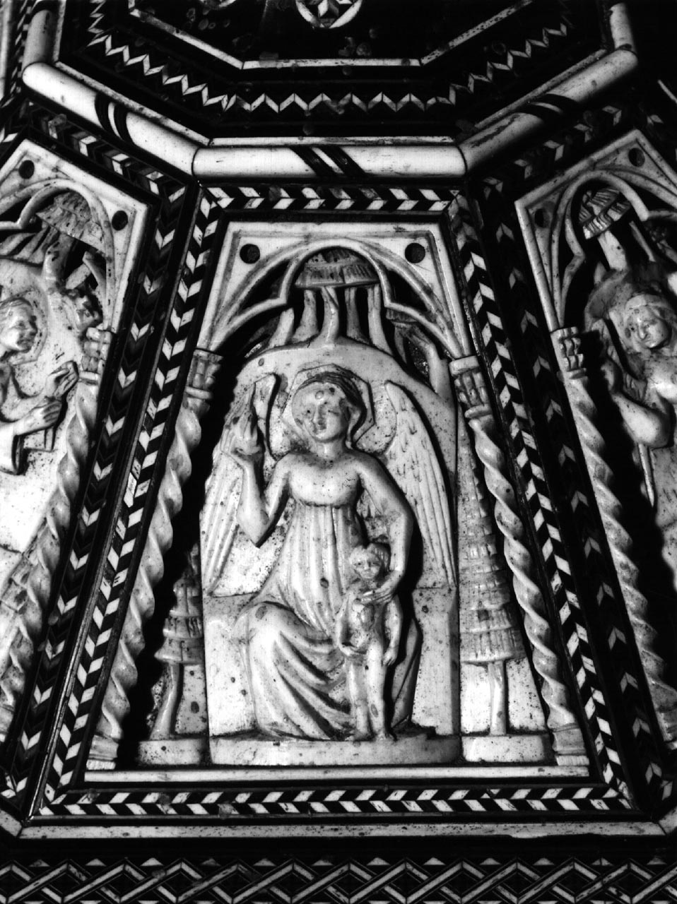 Speranza (placchetta di cofanetto) di Degli Embriachi Baldassarre (bottega) (secc. XIV/ XV)