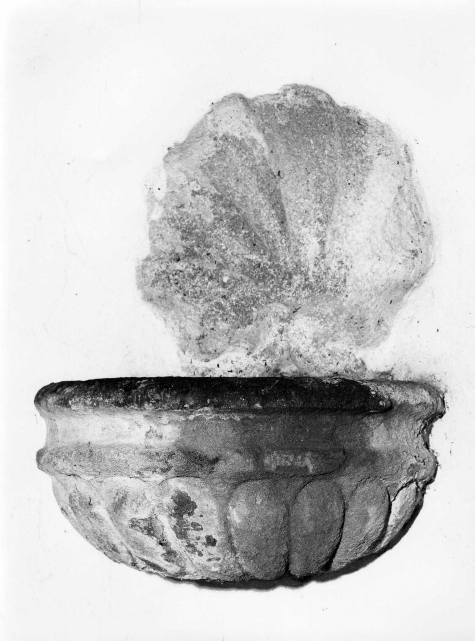 acquasantiera da parete - bottega toscana (sec. XVIII)