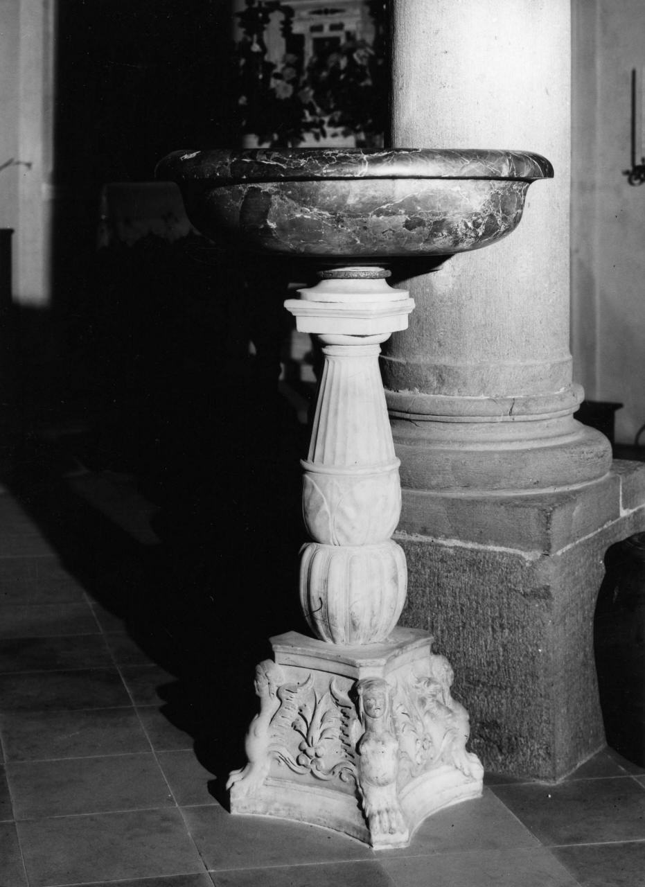 acquasantiera - a fusto - bottega toscana (prima metà sec. XVI, sec. XVIII)