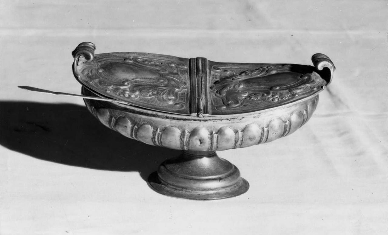 navicella portaincenso - a doppia valva - bottega toscana (seconda metà sec. XVIII)