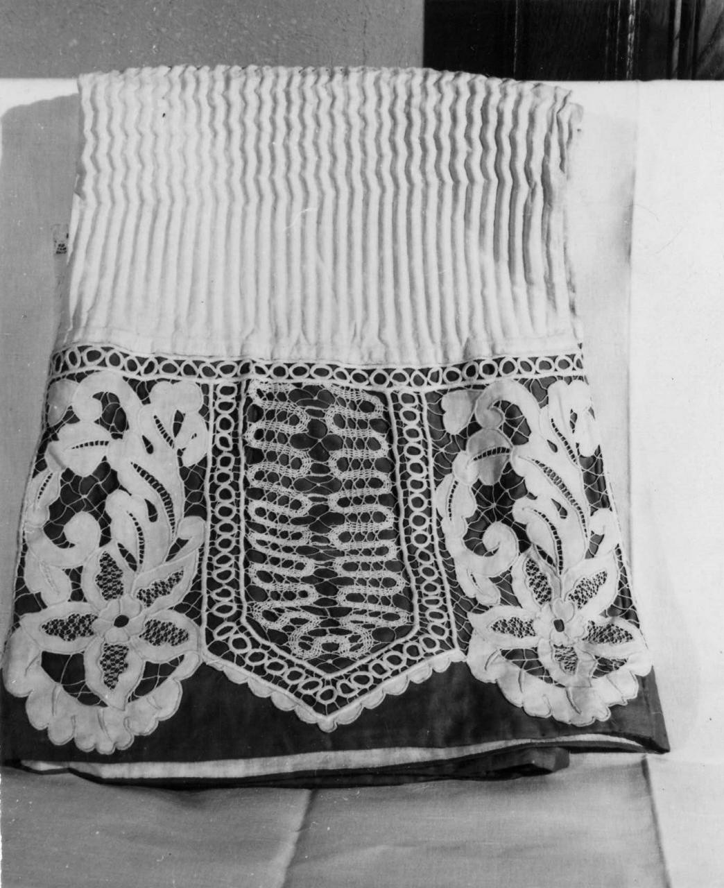 camice, serie - manifattura italiana (sec. XVIII)