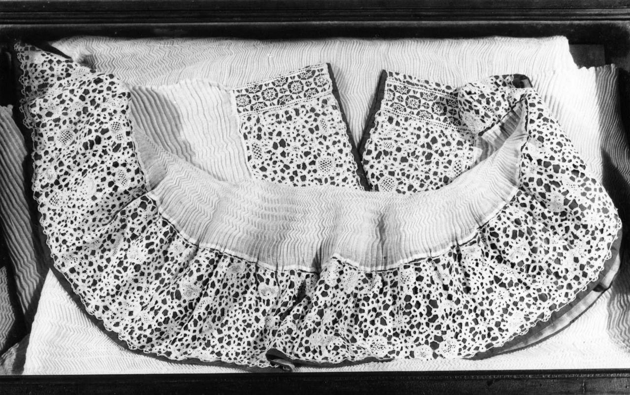 camice - manifattura italiana (sec. XIX)