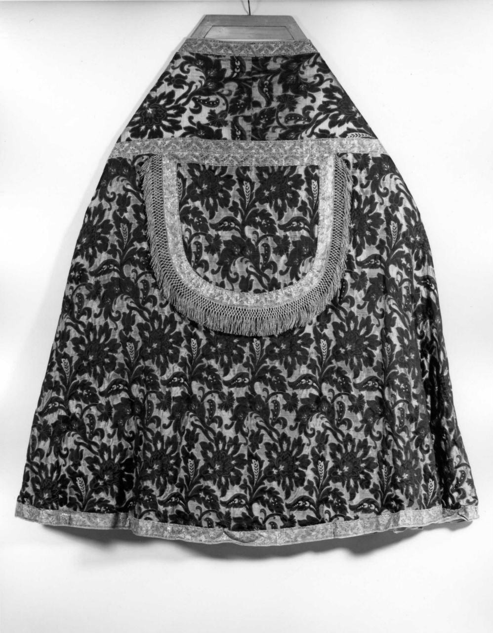 paramento liturgico - manifattura italiana (prima metà sec. XVIII)