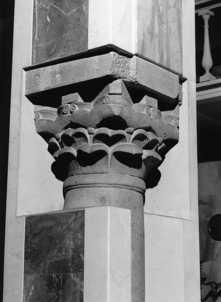 capitello di colonna - bottega toscana (sec. XIII)