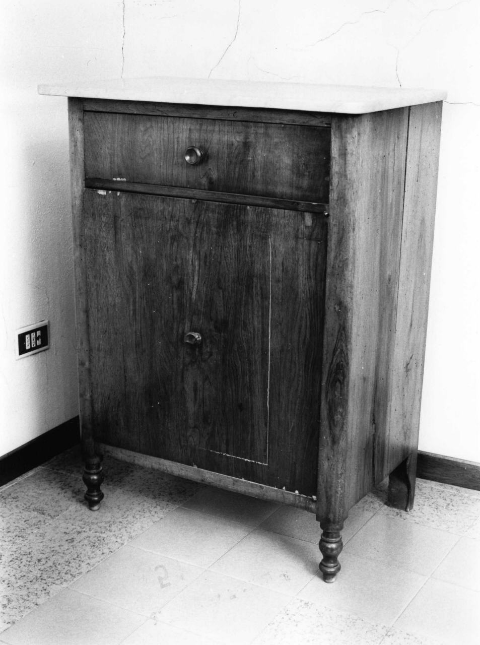 mobile - bottega italiana (prima metà sec. XX)