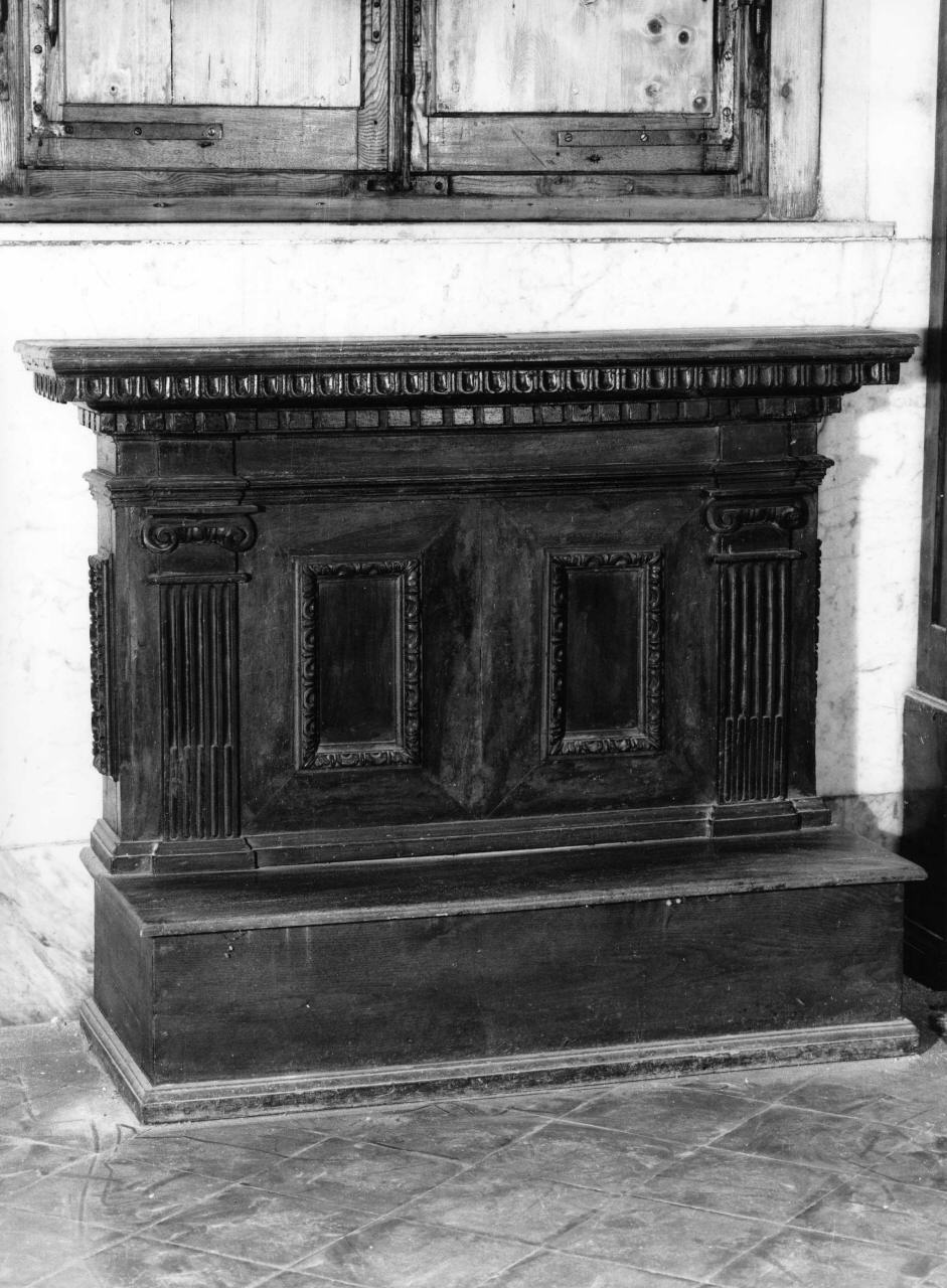 inginocchiatoio, serie - bottega toscana (prima metà sec. XVII)