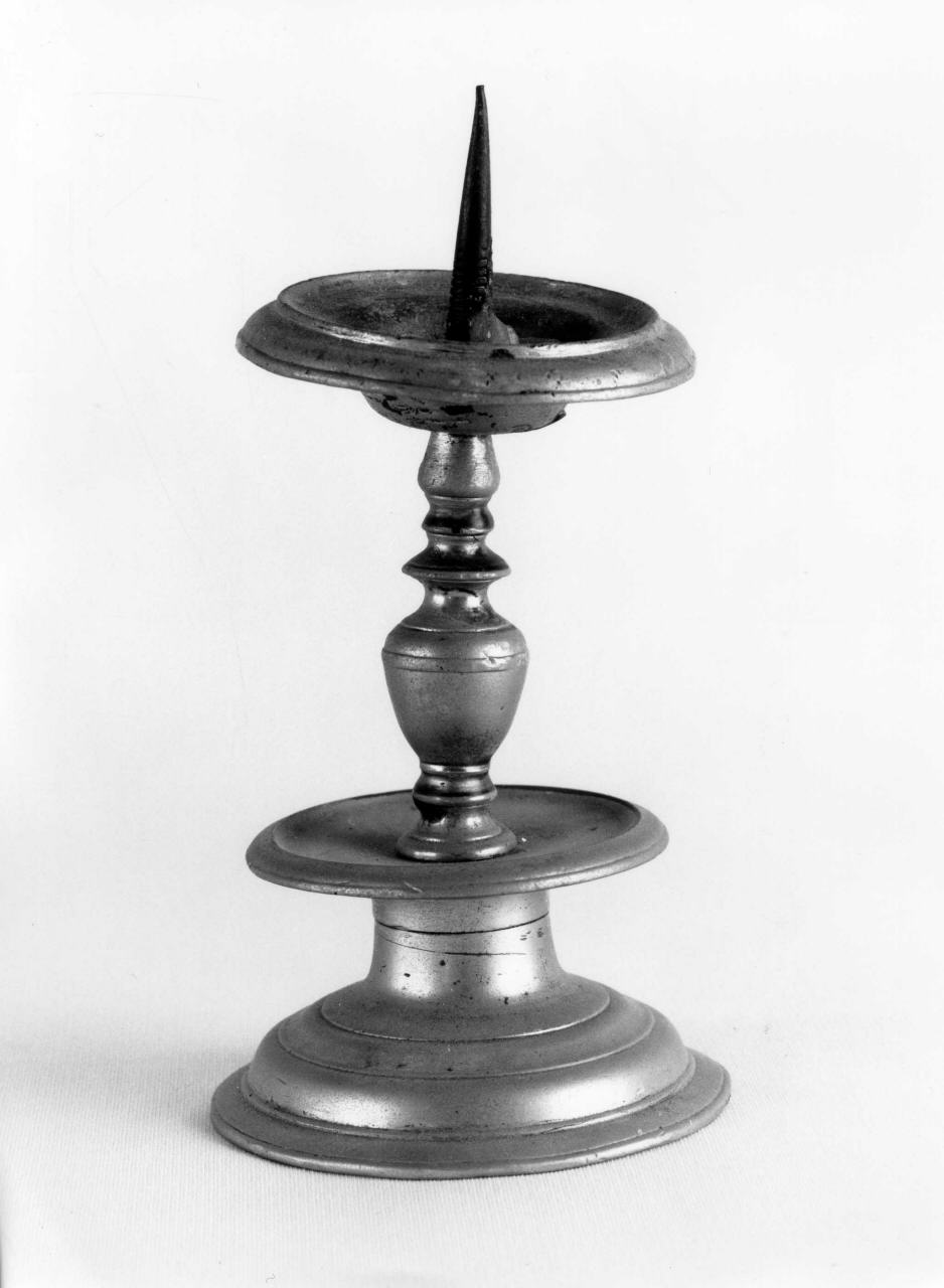 candeliere - bottega toscana (fine/inizio secc. XVII/ XVIII)