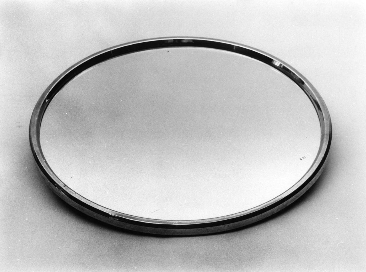 vassoio - bottega toscana (secondo quarto sec. XX)