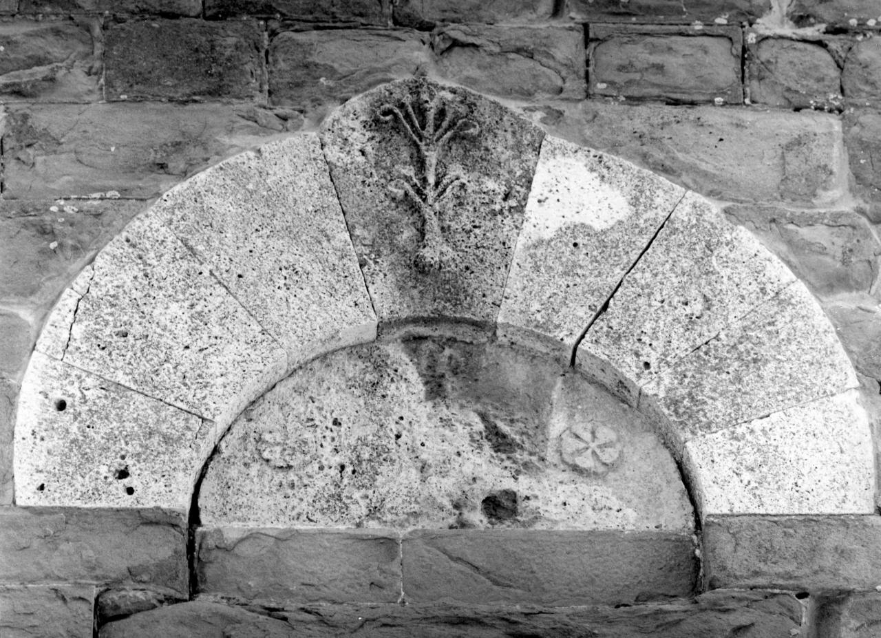 lunetta - produzione toscana (sec. XIII)