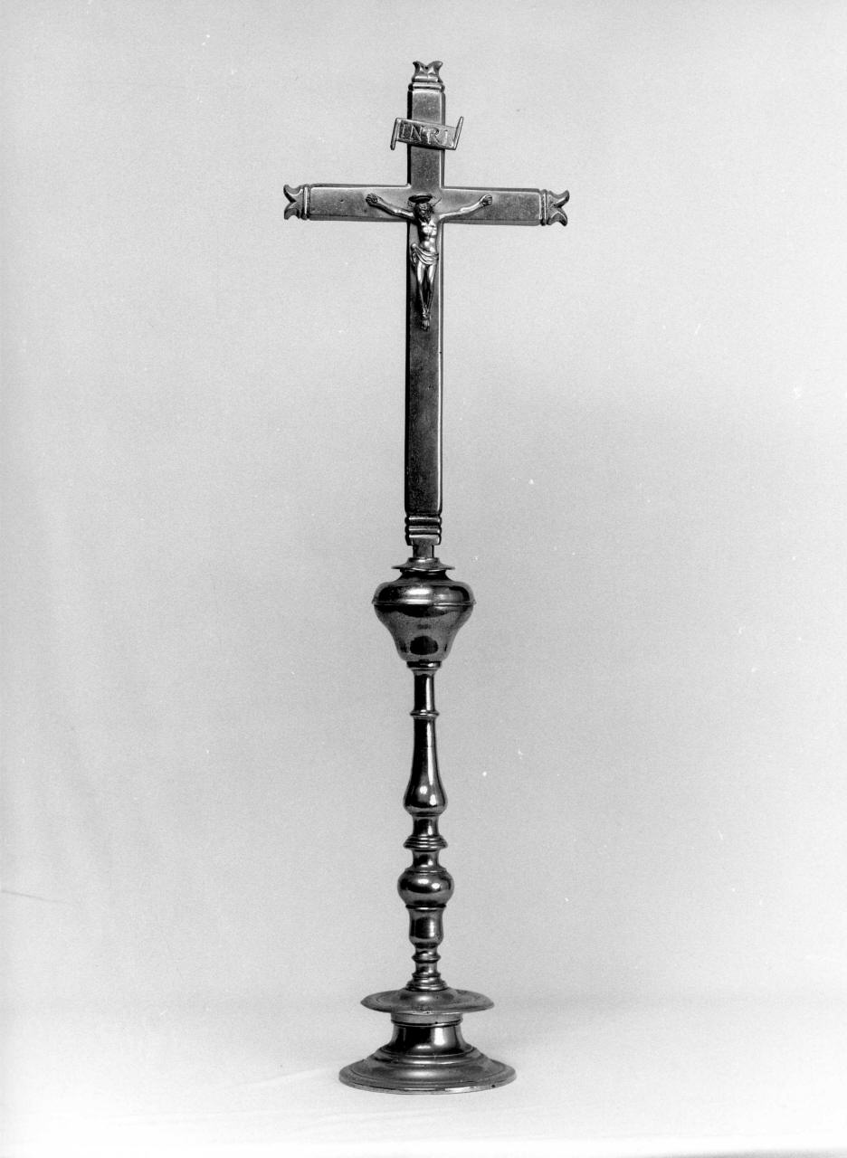 Cristo crocifisso (croce d'altare) - bottega toscana (prima metà sec. XVIII)