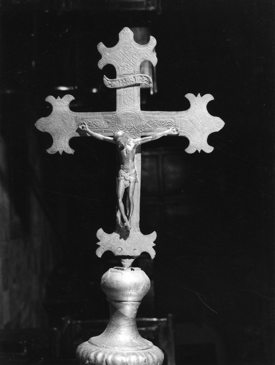 croce apicale - bottega toscana (fine/inizio secc. XVI/ XVII)