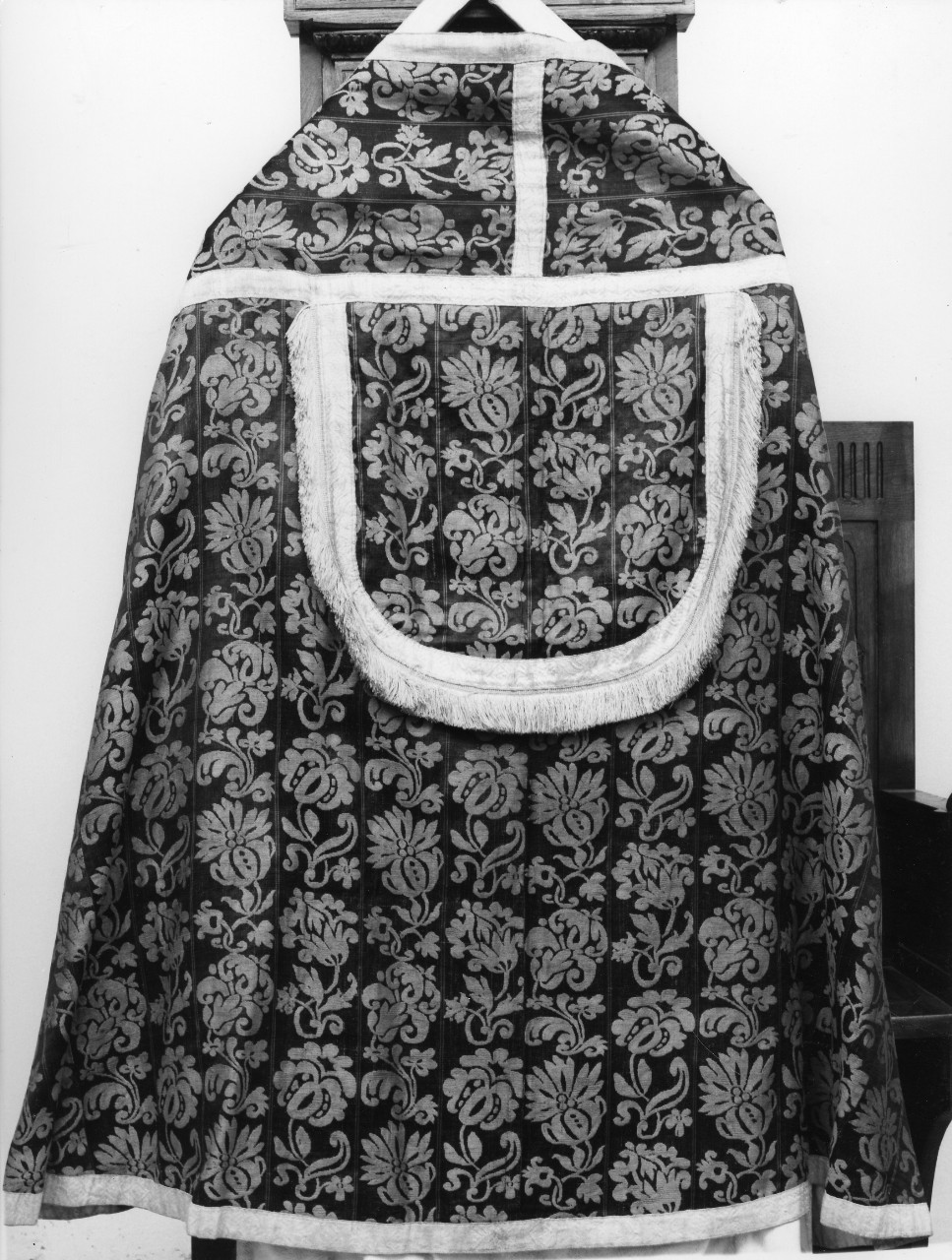 piviale - manifattura toscana (metà sec. XVII)