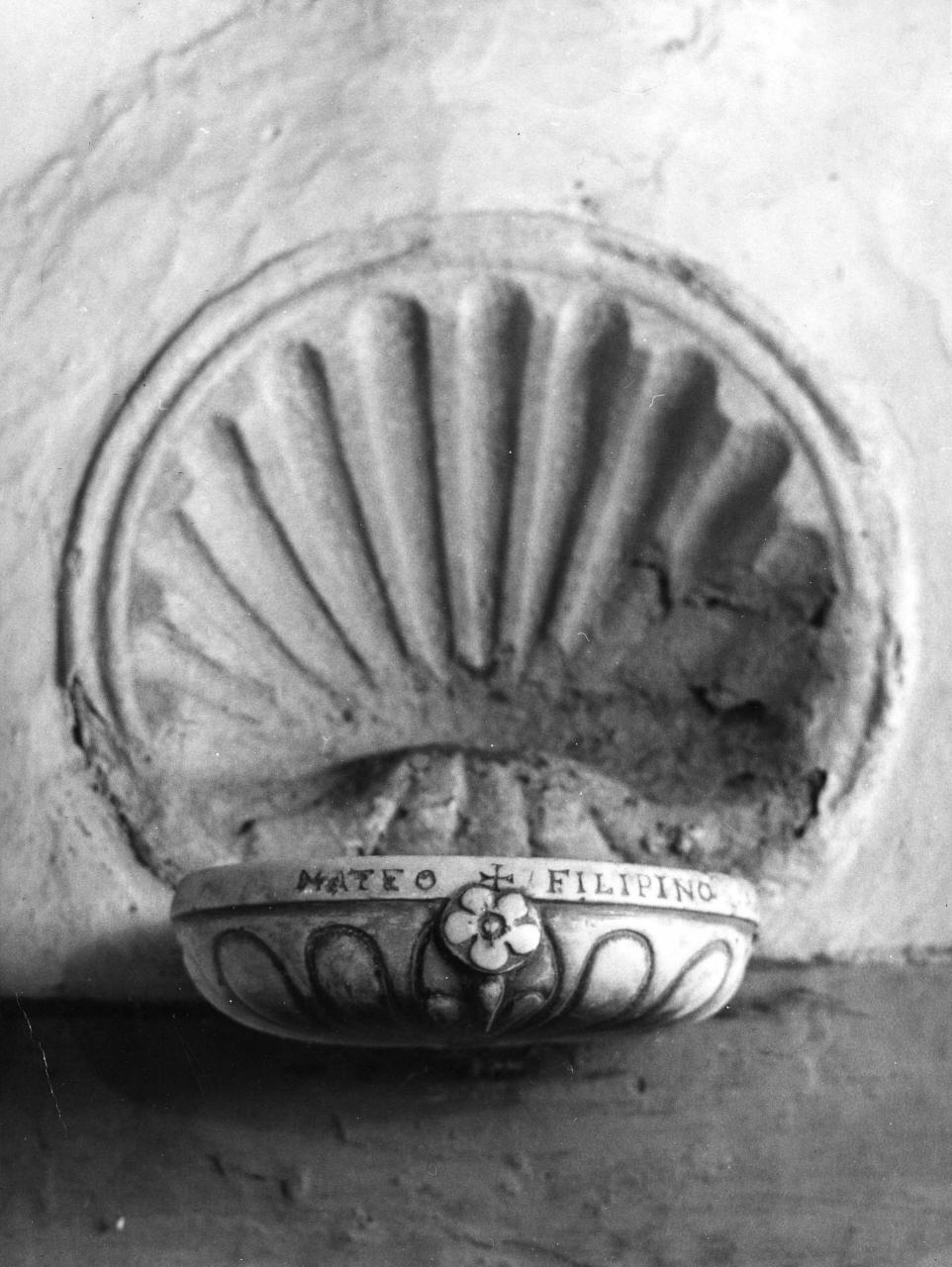 acquasantiera - manifattura toscana (secc. XVI/ XVII)