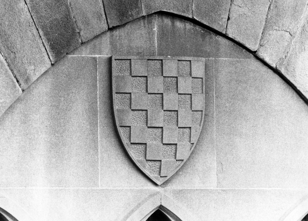 stemma del Comune di Pistoia (rilievo) - manifattura toscana (sec. XX)