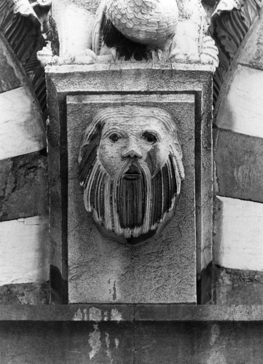 testa d'uomo con barba (scultura) di Bigarelli Guido detto Guido da Como (bottega) (sec. XIII)