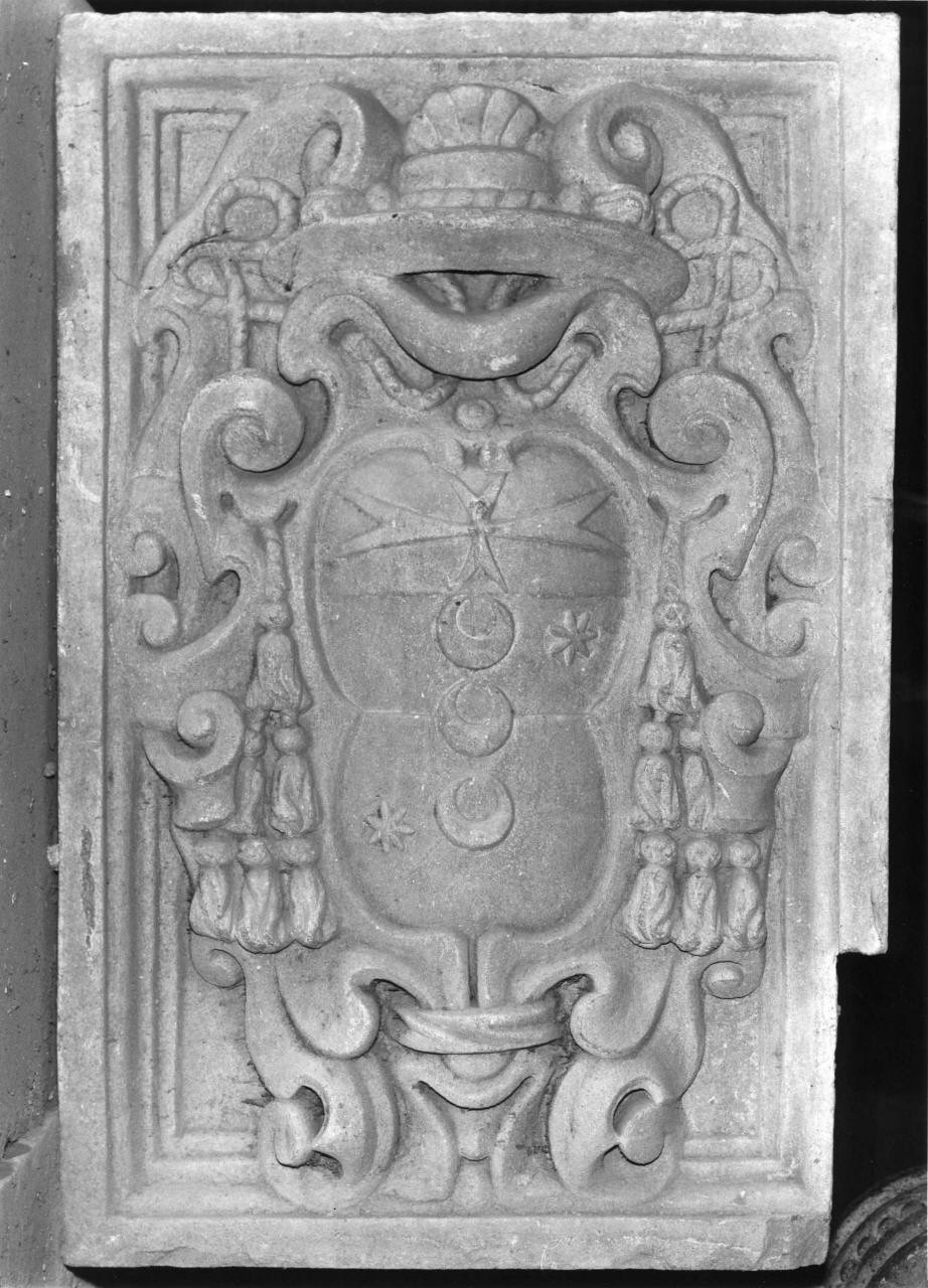 stemma (rilievo, serie) - bottega toscana (sec. XVII)
