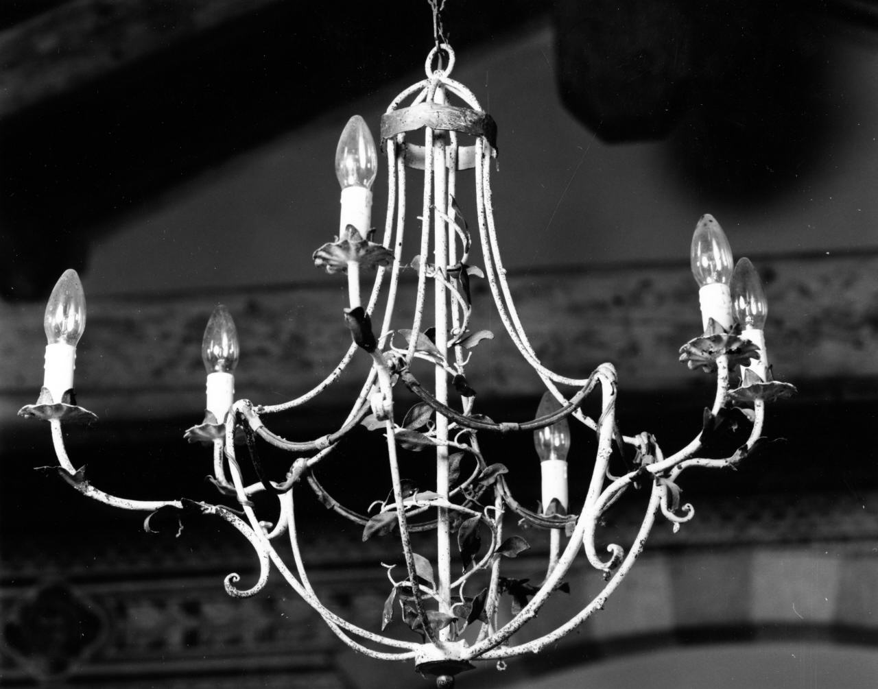 lampadario - produzione toscana (fine/inizio secc. XIX/ XX)