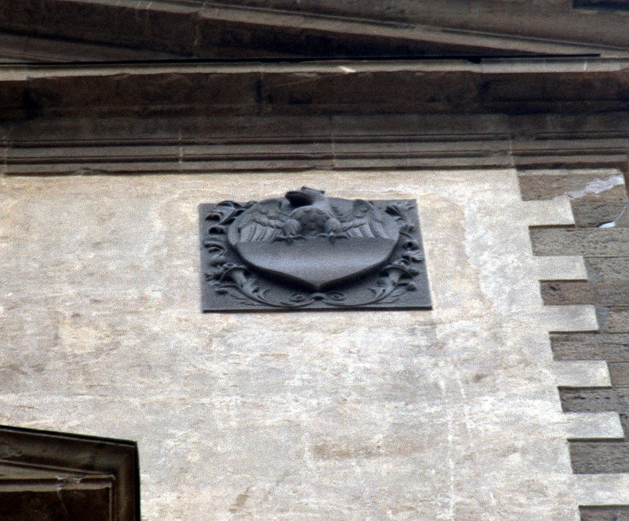 stemma gentilizio della famiglia Quaratesi (rilievo) - produzione fiorentina (sec. XIX)