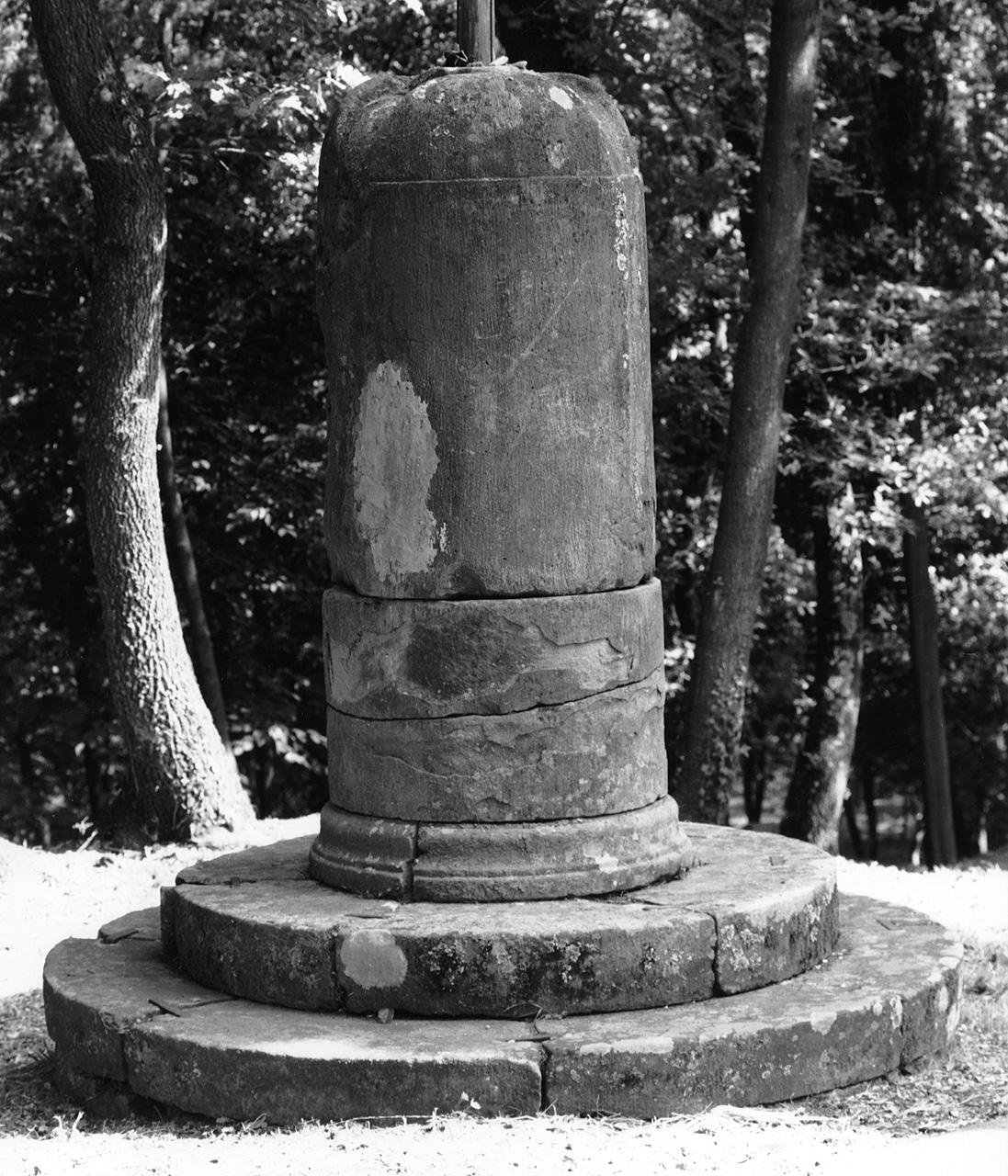 basamento - produzione toscana (sec. XIX)