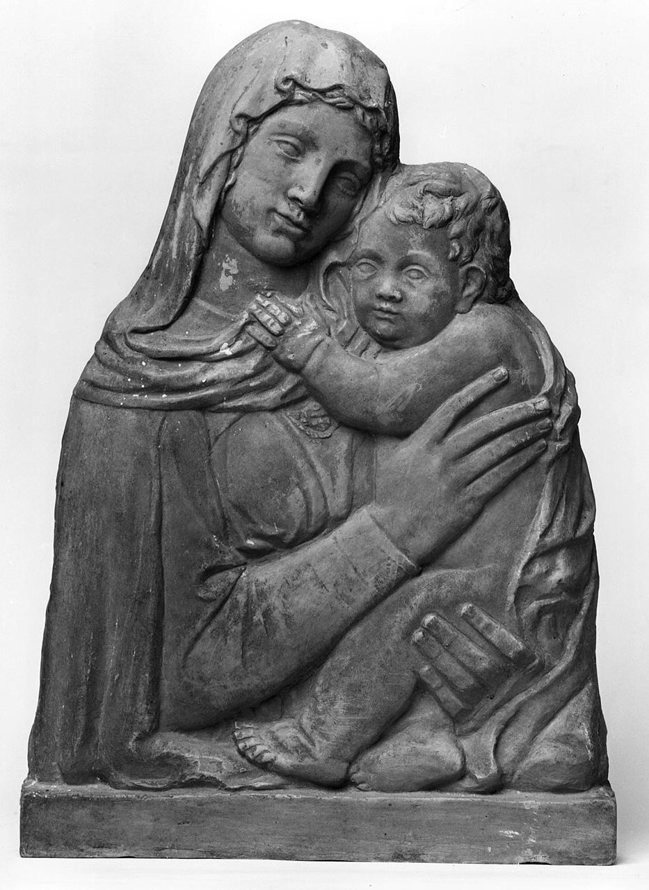 Madonna con Bambino (rilievo) - produzione toscana (primo quarto sec. XX)
