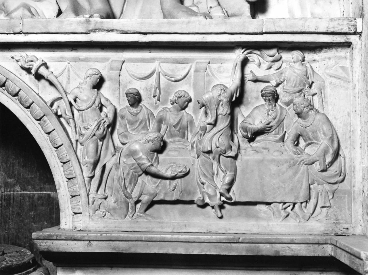 banchetto di Erode (rilievo, elemento d'insieme) di Ferrucci Andrea detto Andrea da Fiesole (sec. XV)