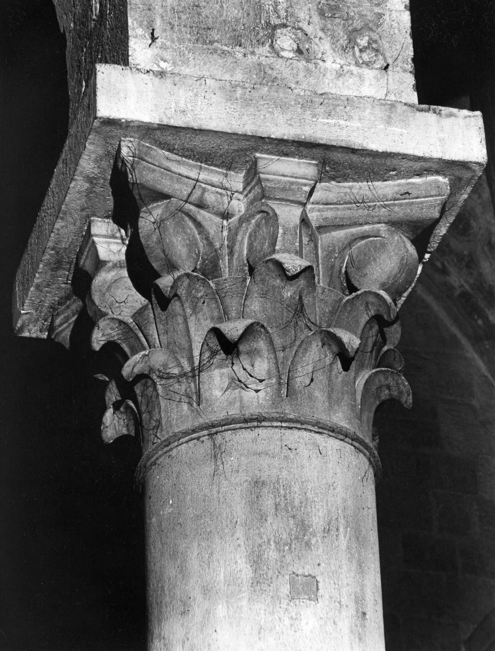 capitello, serie - manifattura toscana (sec. XII)