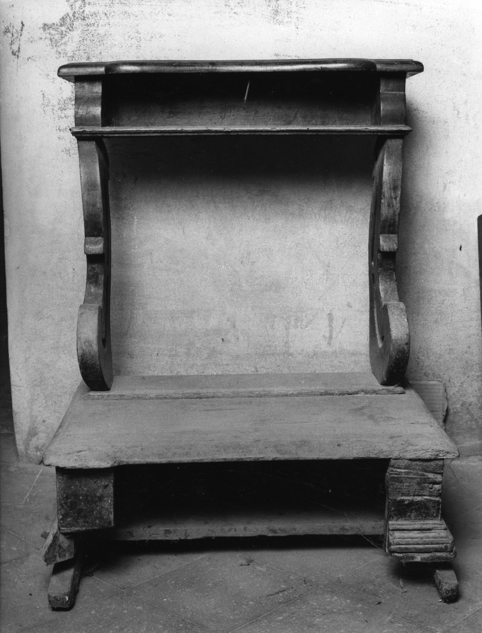inginocchiatoio - a montanti sagomati - bottega toscana (inizio sec. XIX)