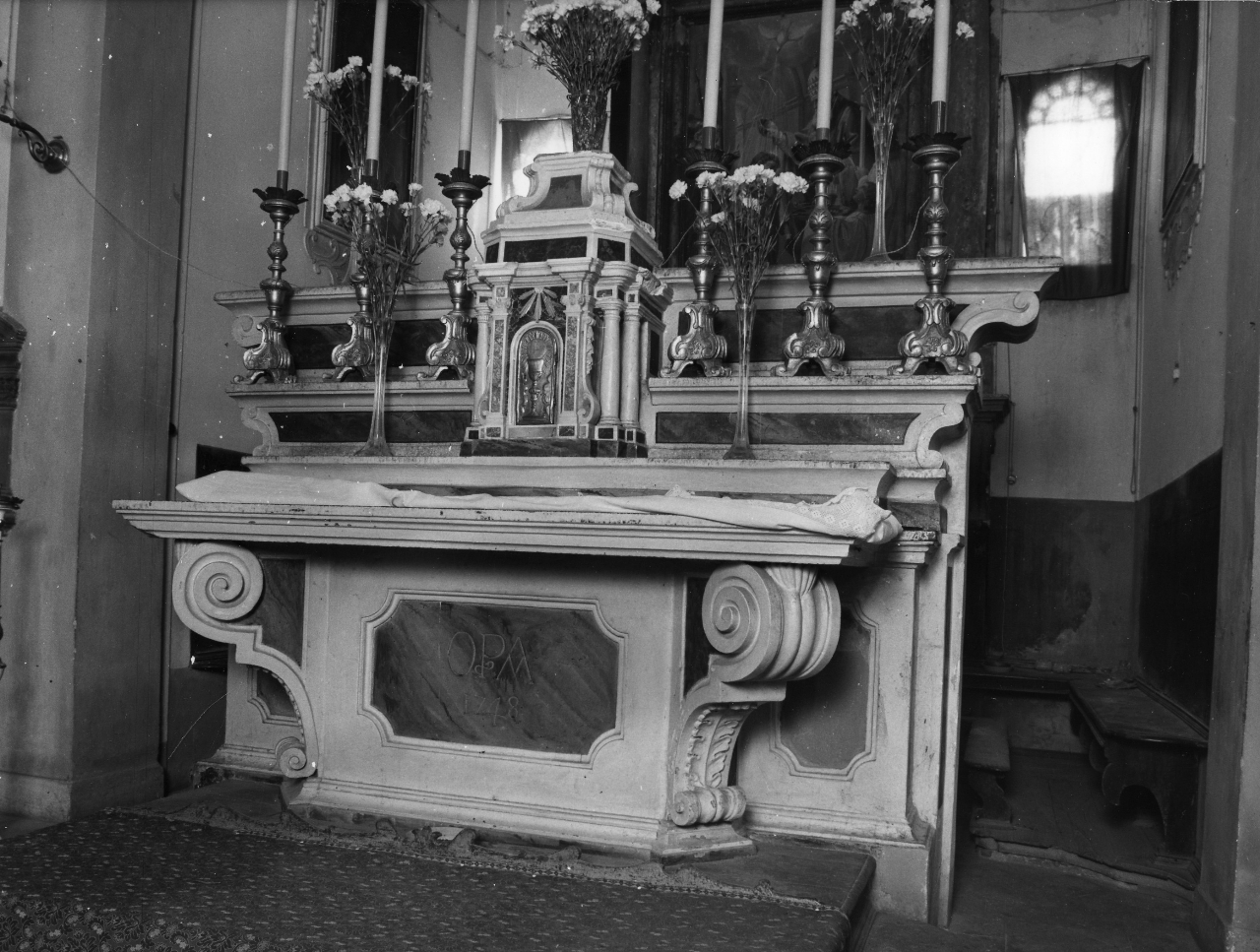 motivo decorativo a volute (altare - a mensa) - bottega toscana (sec. XVIII)