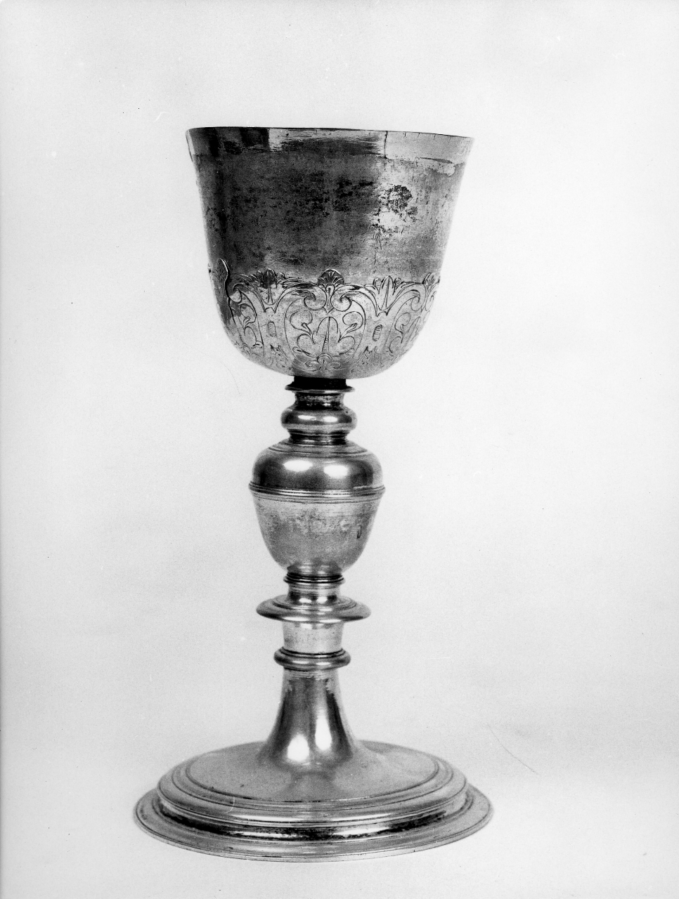 motivi decorativi vegetali (calice) - bottega toscana (sec. XVII)
