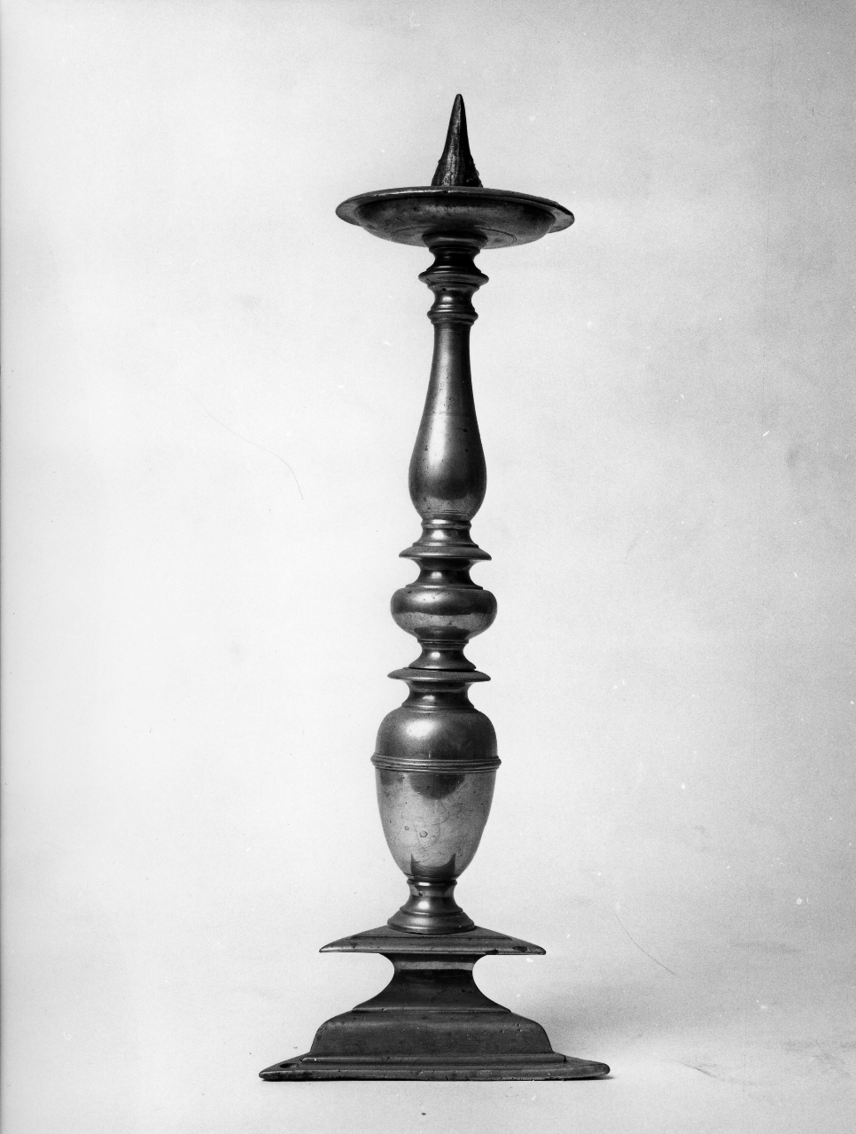 candeliere, serie - bottega toscana (fine sec. XVII)