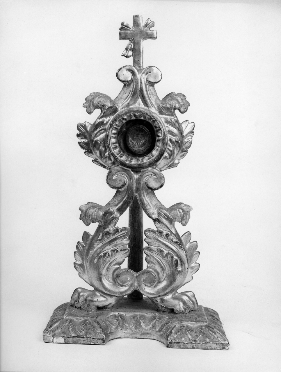 motivi decorativi vegetali (reliquiario - a ostensorio) - bottega toscana (sec. XIX)