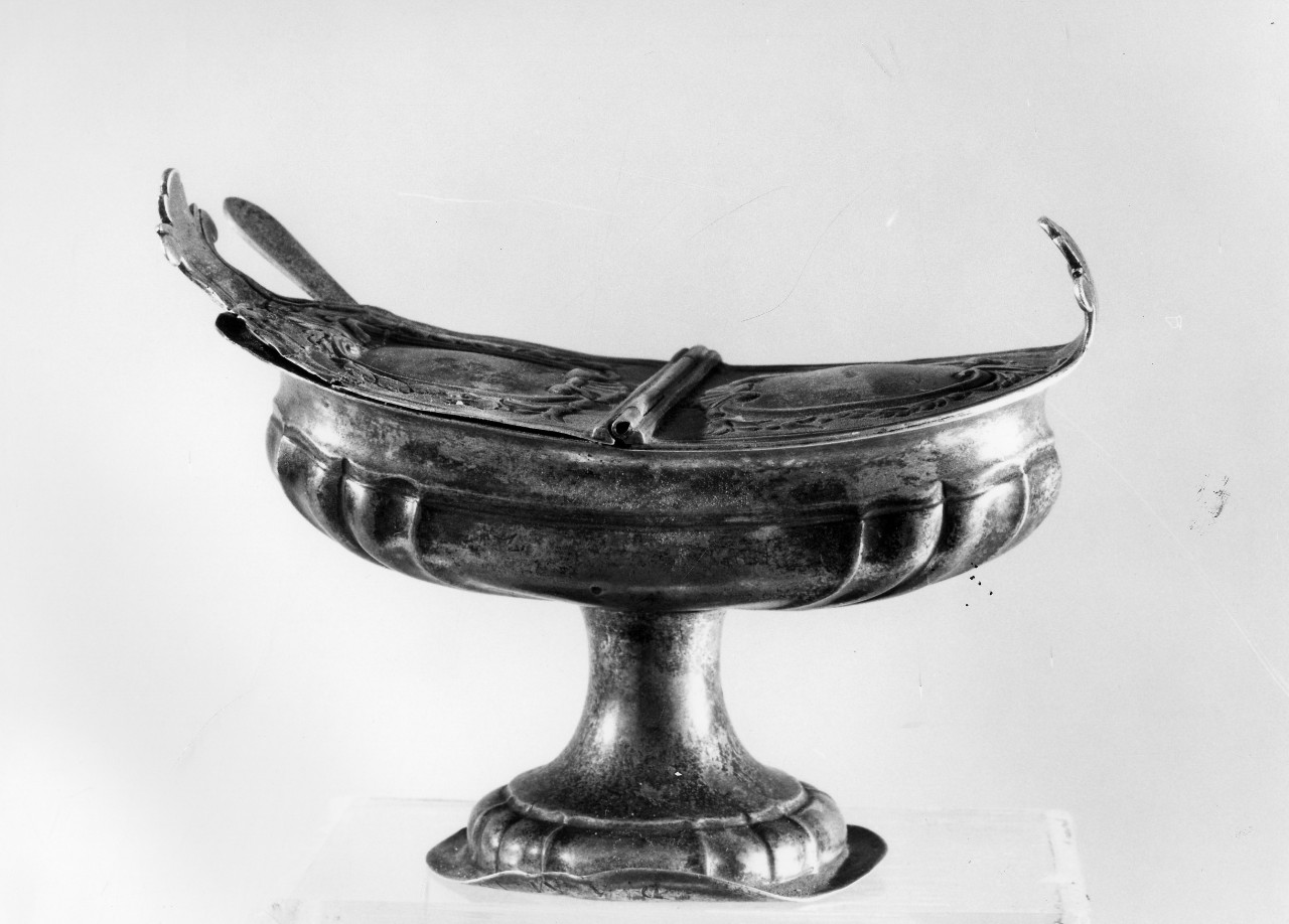 motivi decorativi vegetali (navicella portaincenso - a doppia valva) - bottega toscana (sec. XIX)