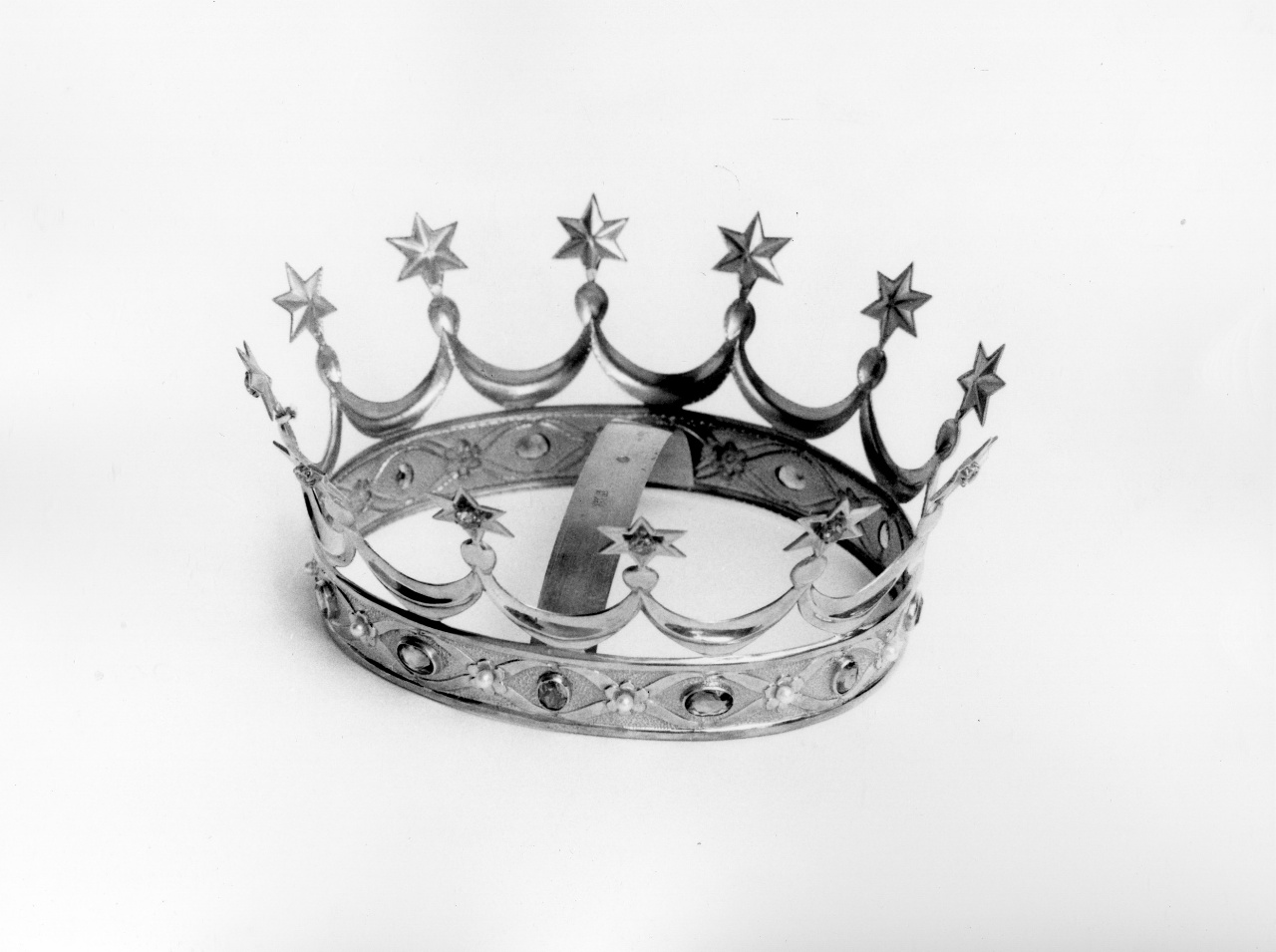 motivo decorativo floreale (corona da statua) di Pagliai Arturo (sec. XX)