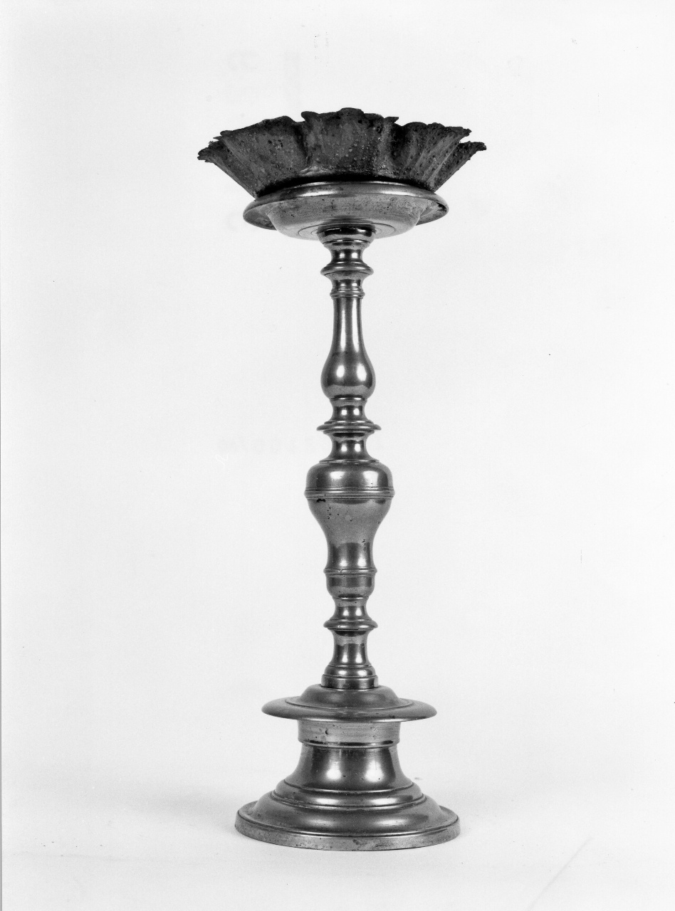 candeliere d'altare, serie - bottega toscana (sec. XVIII)