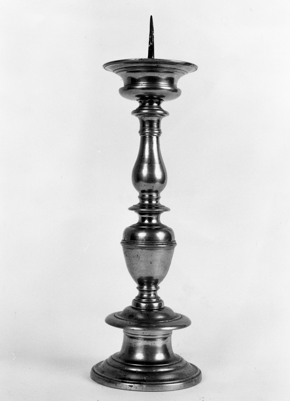 candeliere d'altare, serie - bottega toscana (sec. XVII)