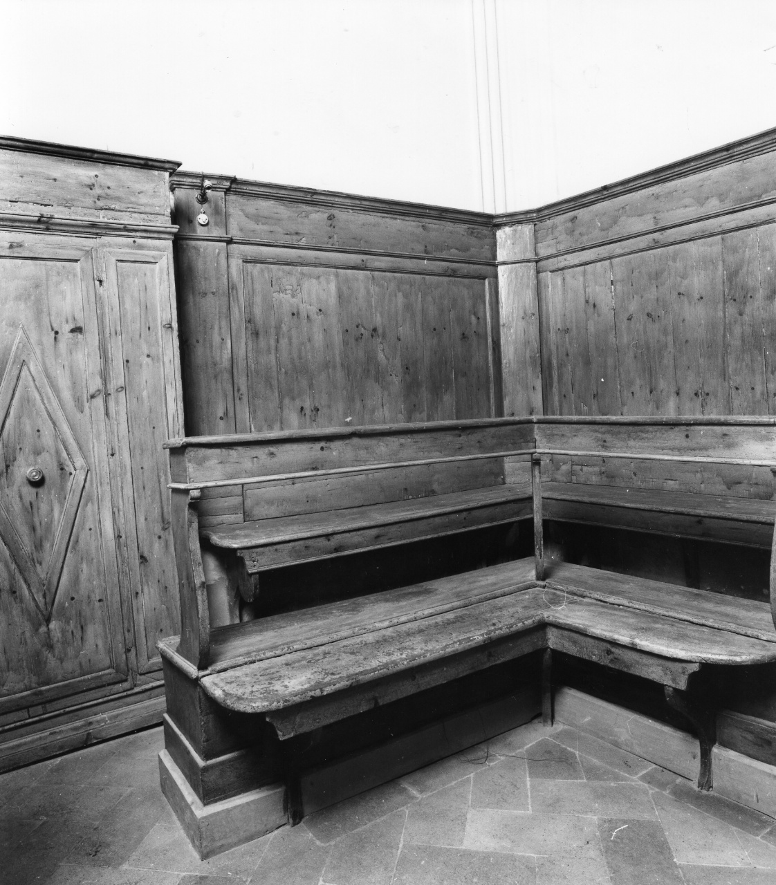 stalli del coro, insieme - bottega toscana (inizio sec. XVIII)