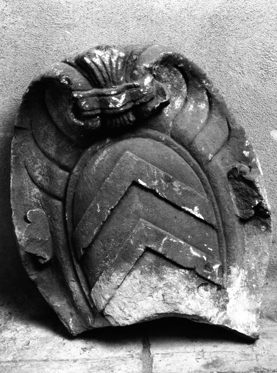 stemma gentilizio (rilievo, frammento) - bottega fiorentina (inizio sec. XVII)