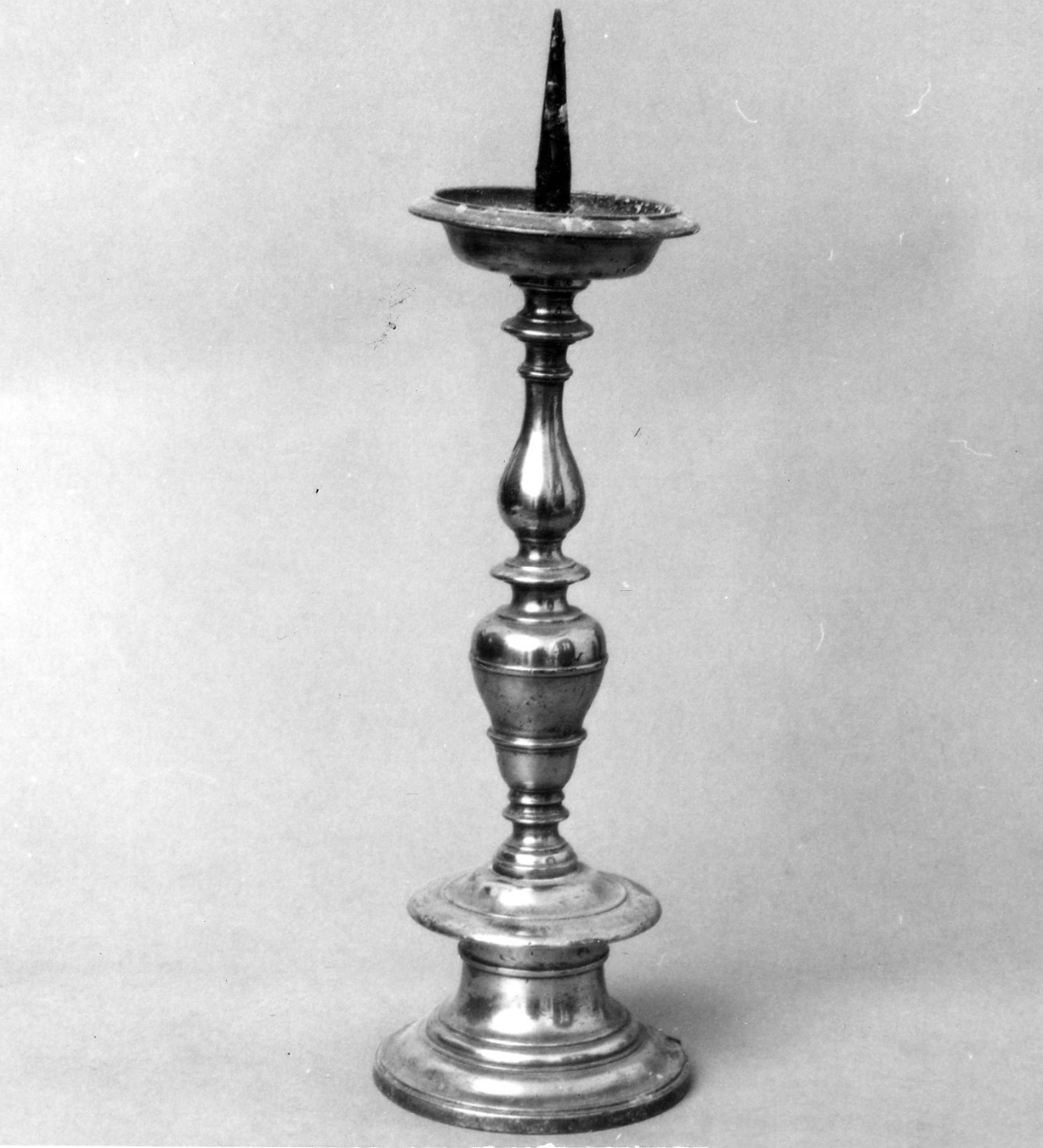 candeliere d'altare, serie - bottega toscana (sec. XVIII)