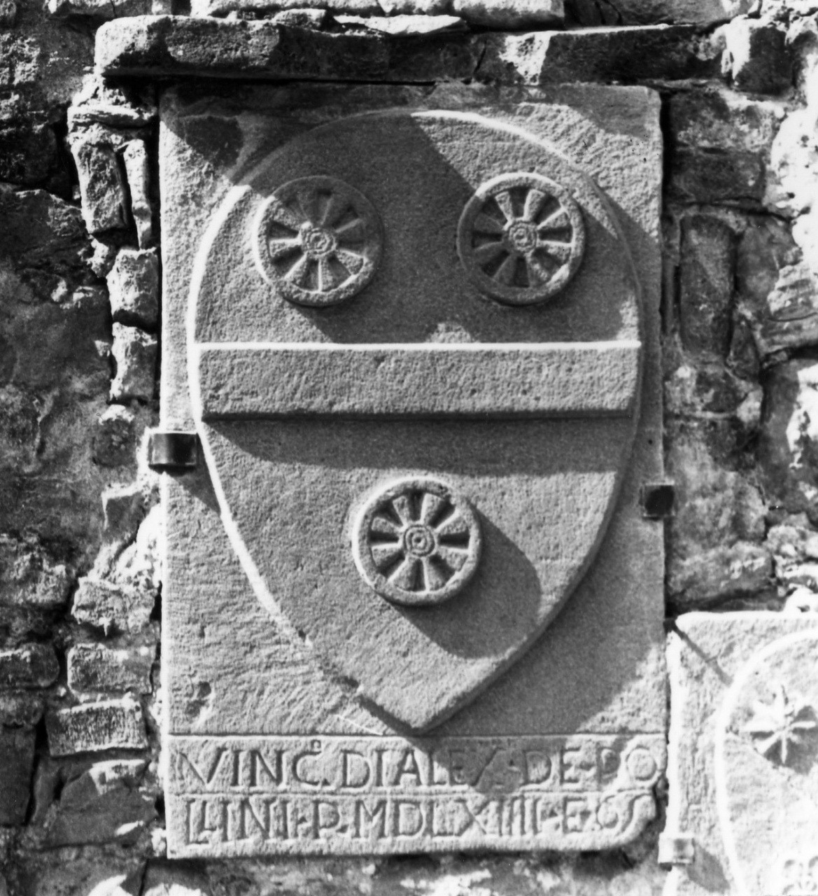 stemma gentilizio della famiglia Pollini (rilievo) - manifattura toscana (sec. XVI)