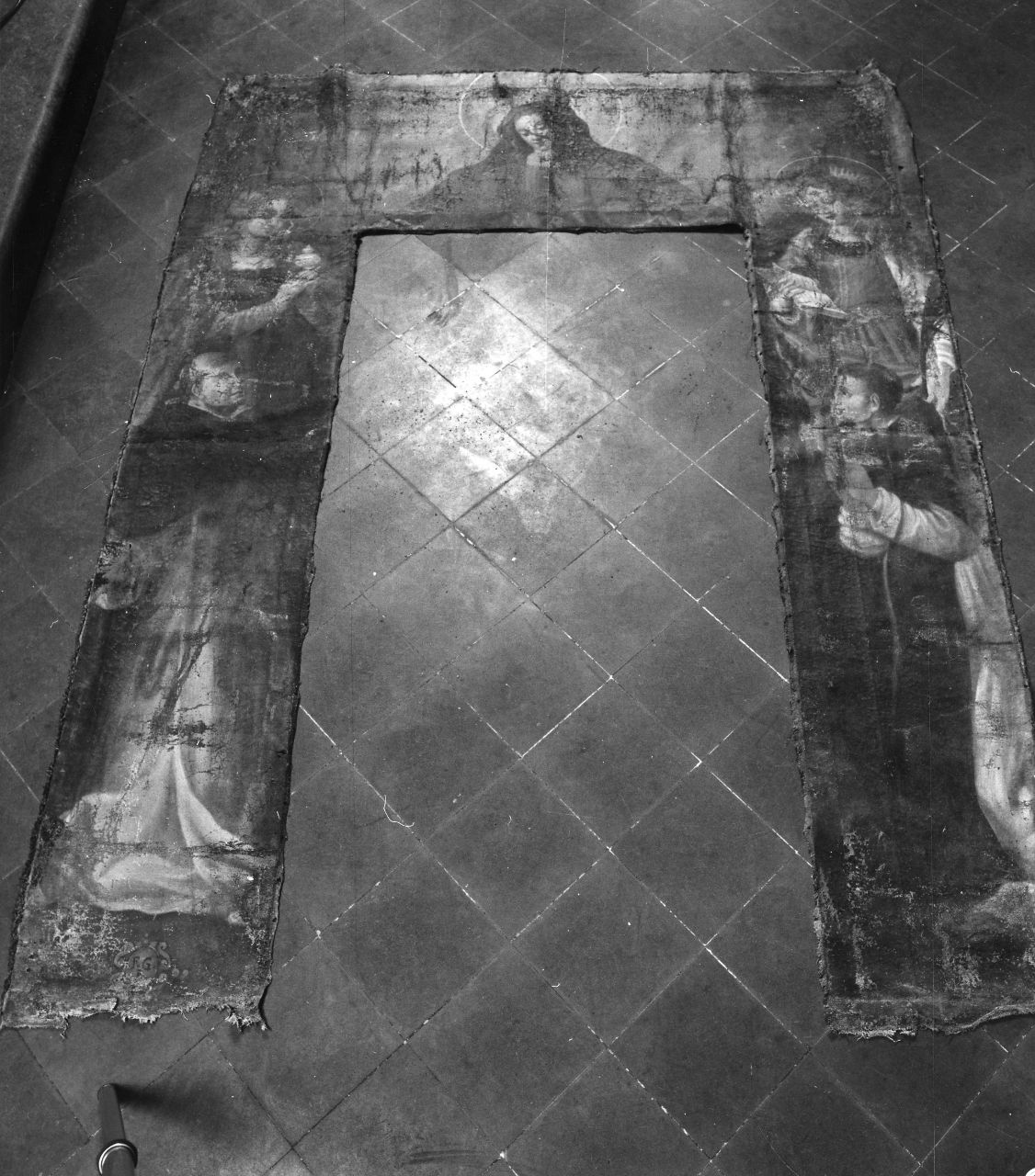 Madonna con Santa Maria Maddalena, Santa Caterina, San Tommaso d'Aquino e santo carmelitano (dipinto) di Monogrammista F.G.D (sec. XVII)