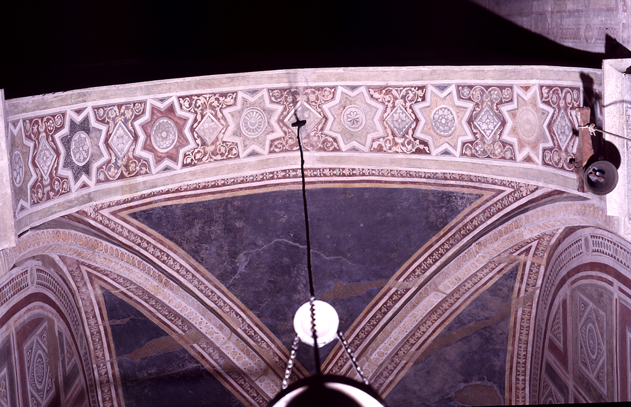motivi decorativi geometrici e vegetali (decorazione pittorica) di Maestro della Cappella Velluti (sec. XIV)