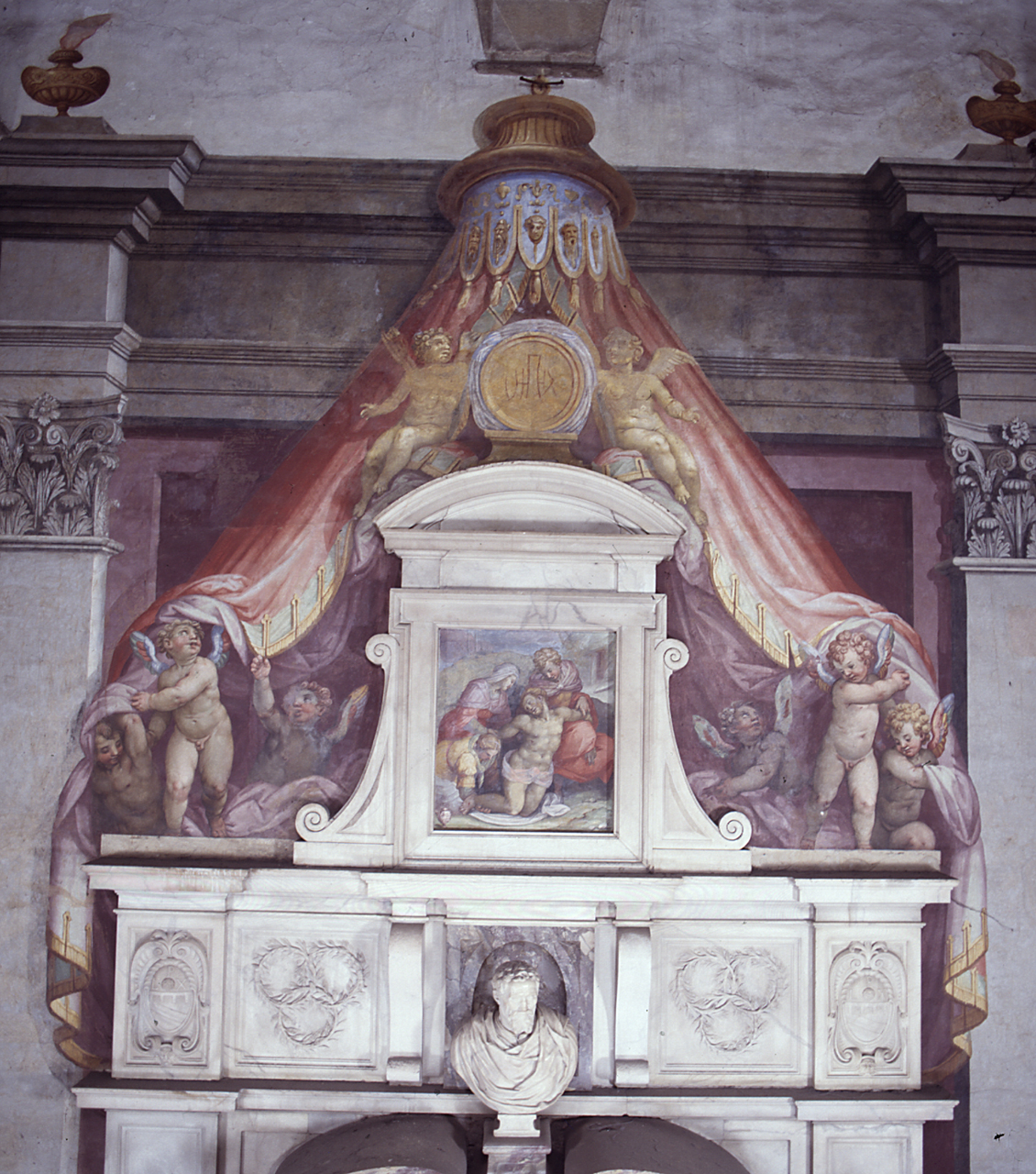 putti reggicortina, cornice architettonica (dipinto) di Naldini Giovanni Battista (sec. XVI)