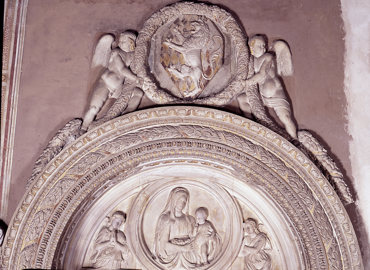 stemma gentilizio della famiglia Bruni (cimasa) di Rossellino Bernardo (sec. XV)